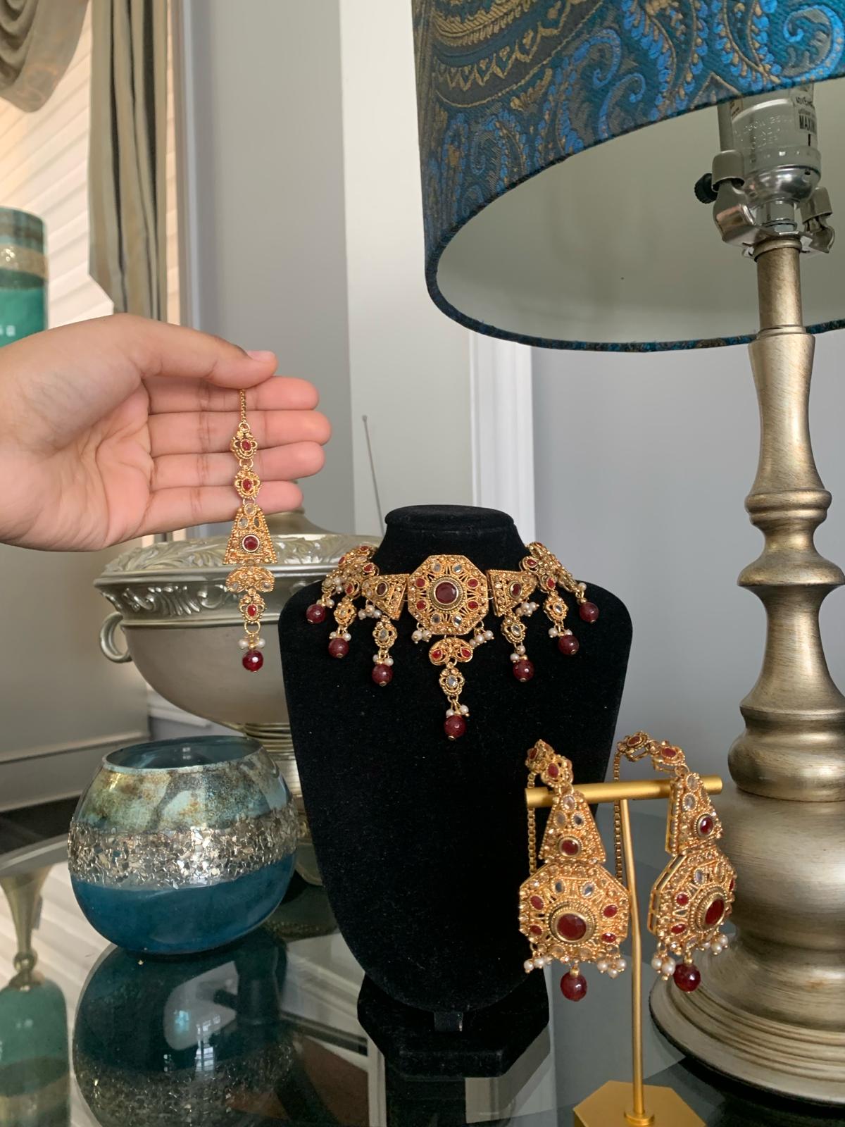 Gold Choker Set With Maroon Stones And Beads