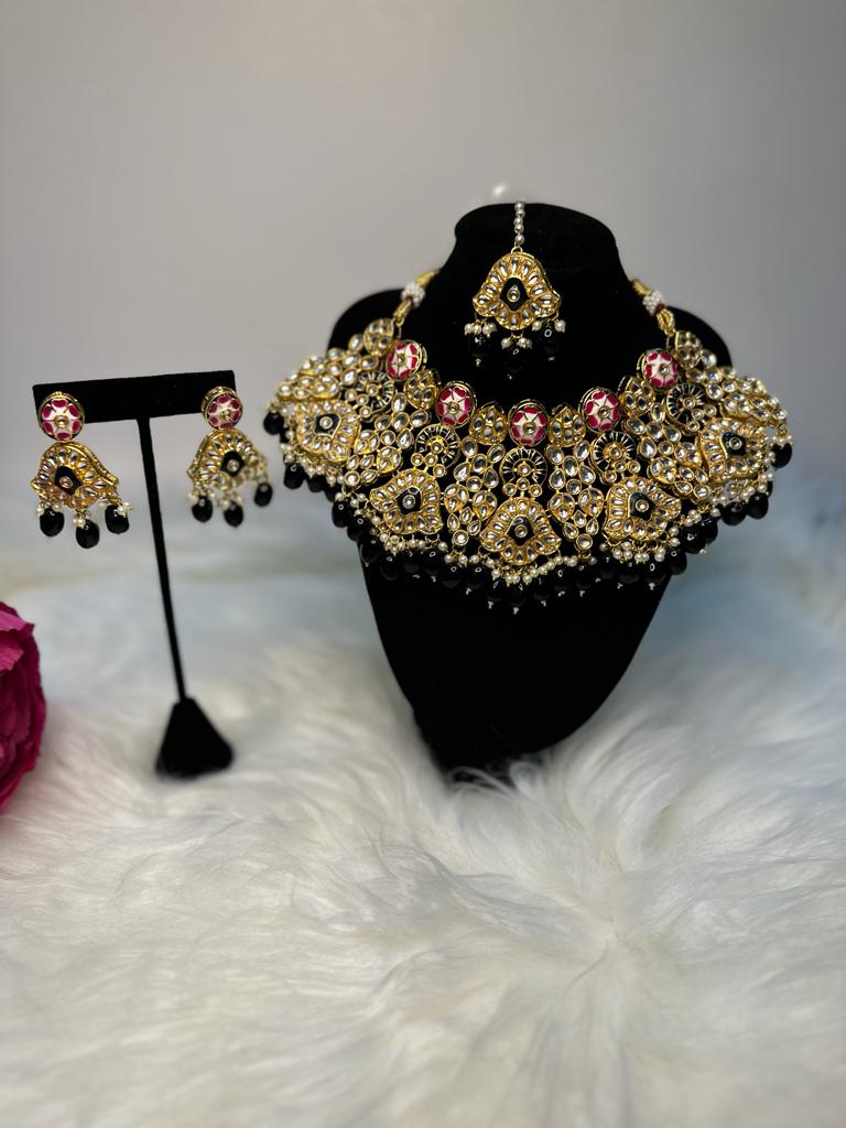 Kundan Set With  Tikka