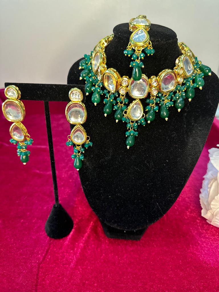 Emerald Kundan Set With Tikka