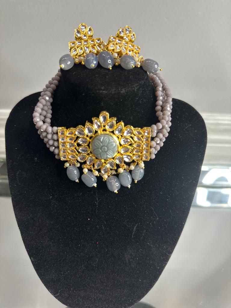 Kundan Choker Sets With Carving Stones