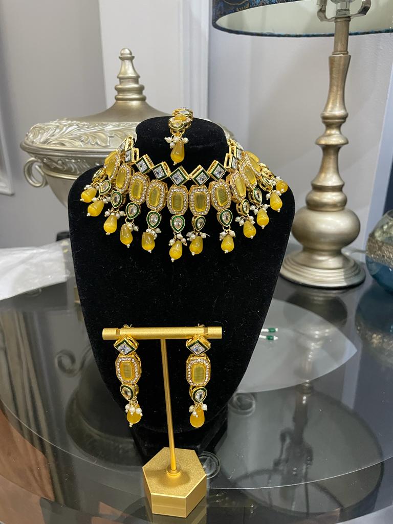 Yellow Kundan Choker Set