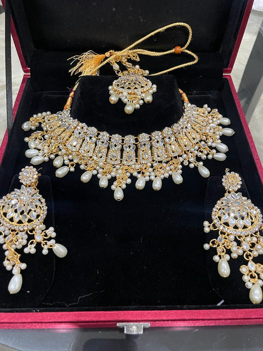 Heavy Kundan Set With Pearls