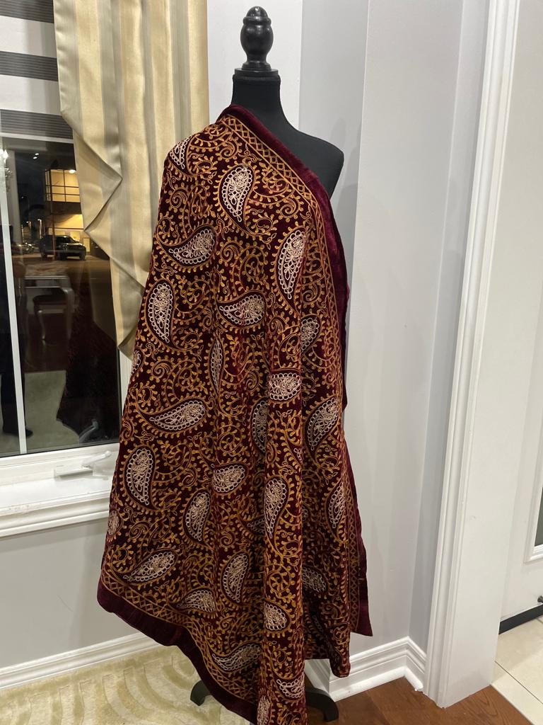 Velvet Shawl With Thread Work