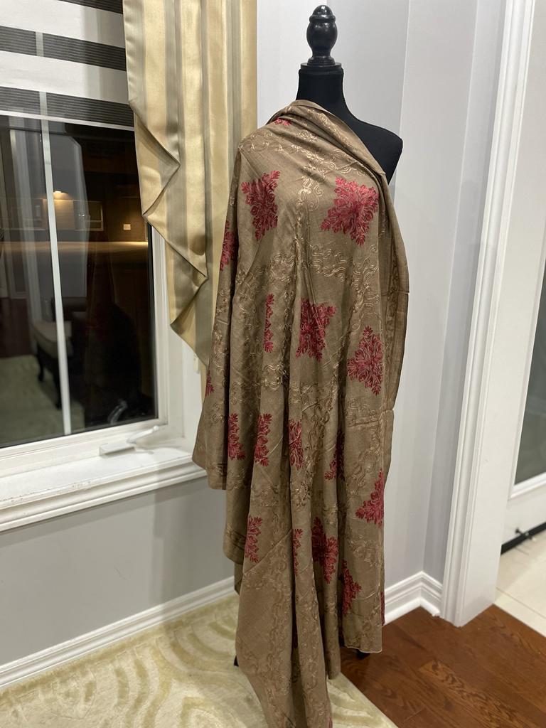 Kashmiri Wool Shawl With Thread Embroidery